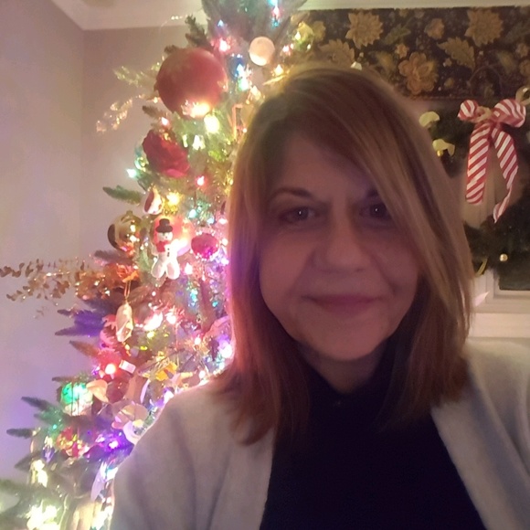 Meet your Posher, Elaine - Picture 1 of 1